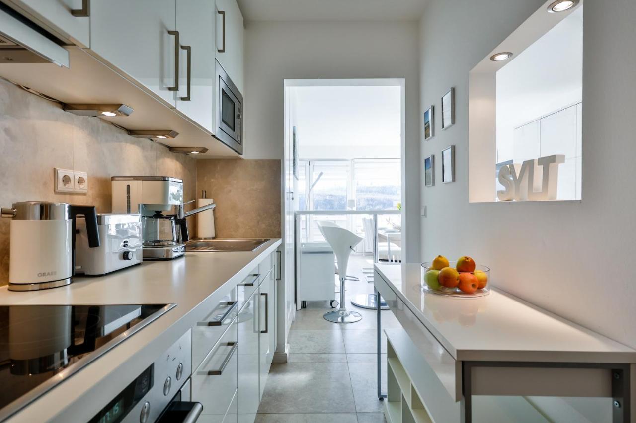Oddewhite Apartment *